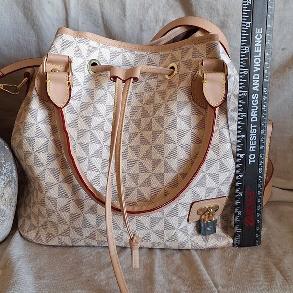 Purse - Picture 10 of 10